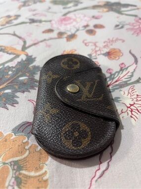 Louis Vuitton Brown Monogram Snap 4 Key Pouch